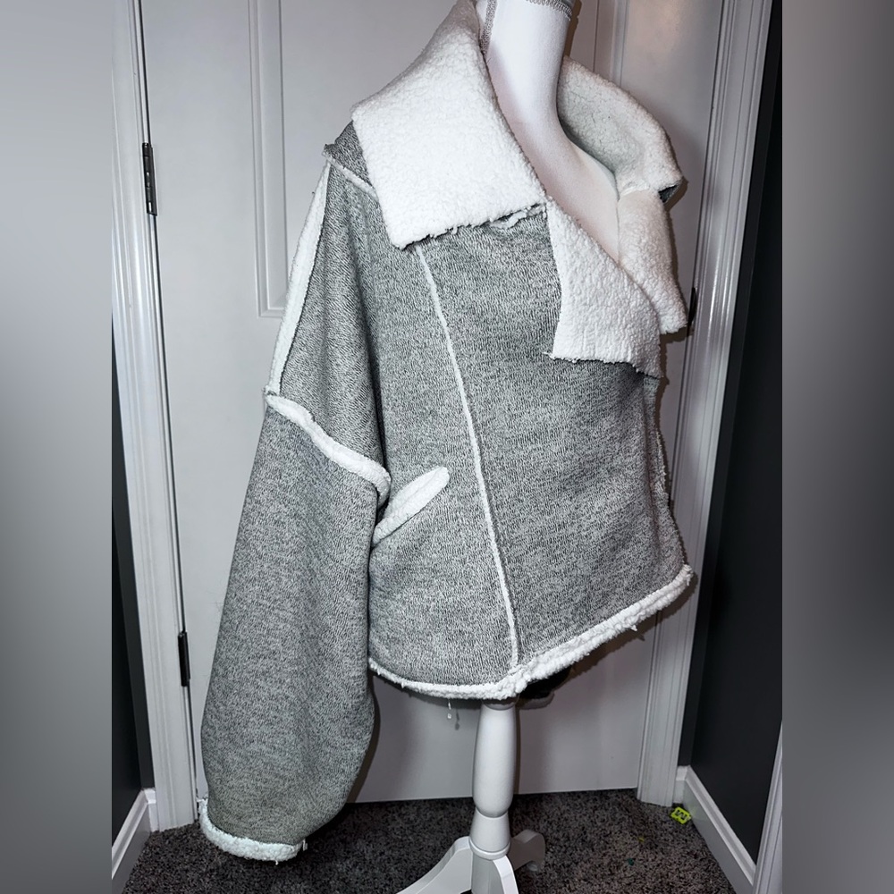 Free People Gray Sherpa Lined Jacket Cozy Faux Shearling Oversized M - Picture 3 of 10